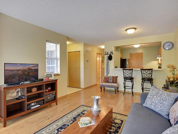 4th image of 2060 Shenandoah Ct Unit G