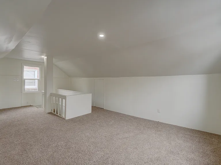 17388 Teppert St — Photo 12