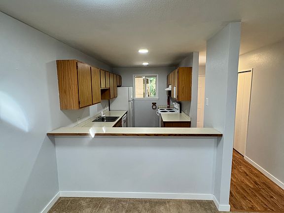 5th image of 16125 4th Ave NE #2