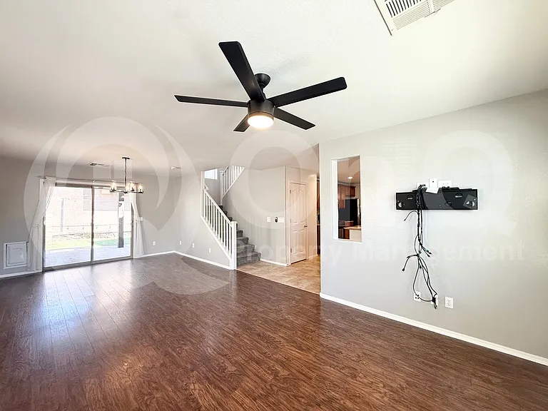1911 S Tucana Ln — Photo 4