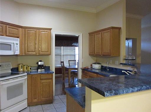 3rd image of 607 Leisure Ln