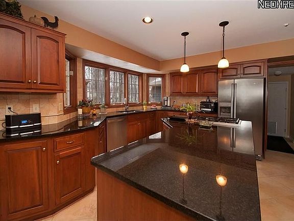 2nd image of 6837 Bramblewood Ln