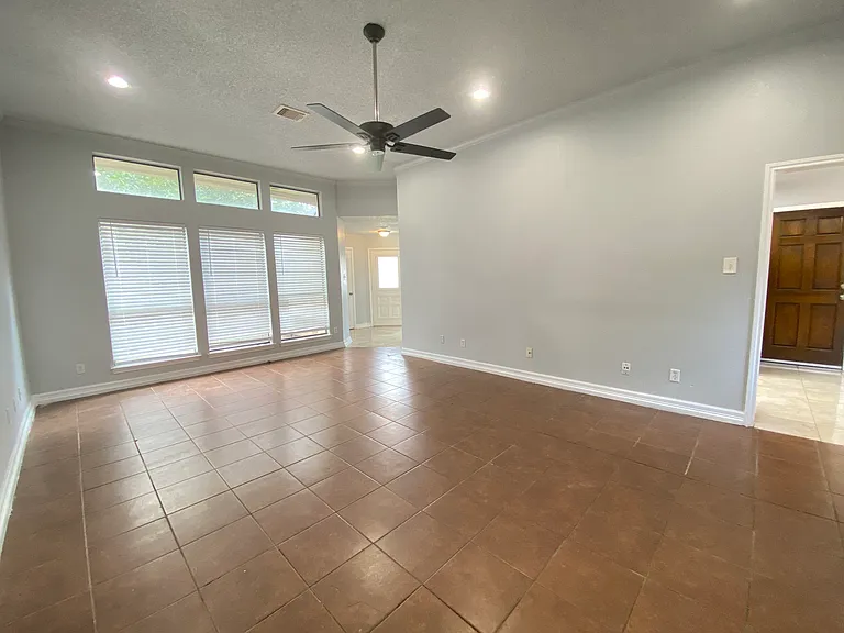 4131 Crossgate Ct — Photo 6