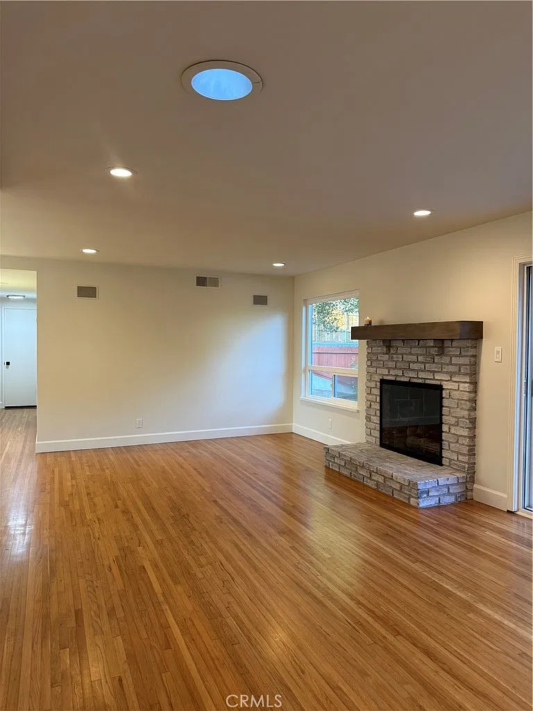 3 bed, 1247 sqft, $7,750 — Photo 4