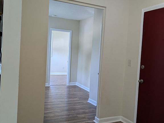 Entrance/Bonus Room