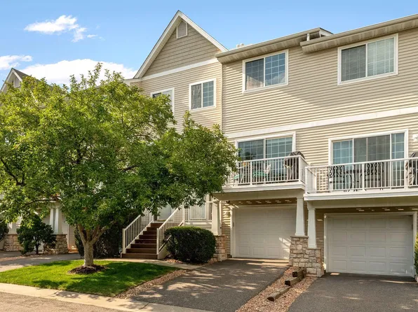496 Willoughby Way W, Minnetonka, MN 55305
