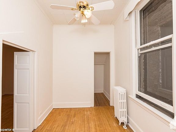4th image of 2454 W Superior St #223