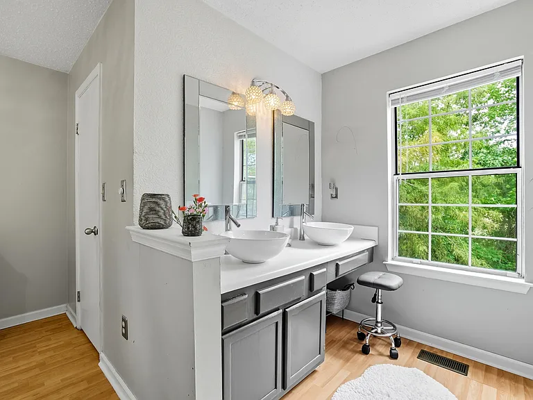 4658 Genoa Cir — Photo 31