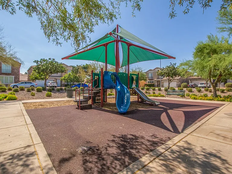 2233 E Huntington Dr — Photo 44