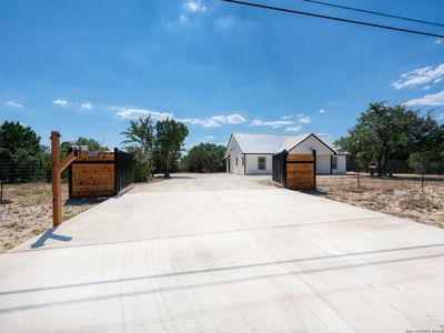 1085 Lakeside Drive, Pipe Creek, TX, 78063