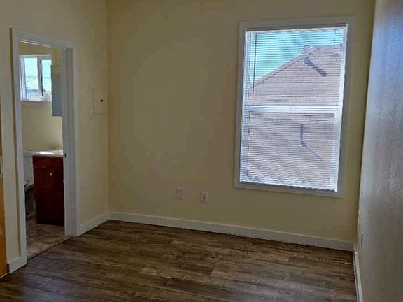 4th image of 626 E 51st St APT 4