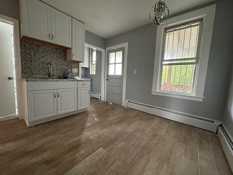 39 Pawtucket St #3R — Photo 6