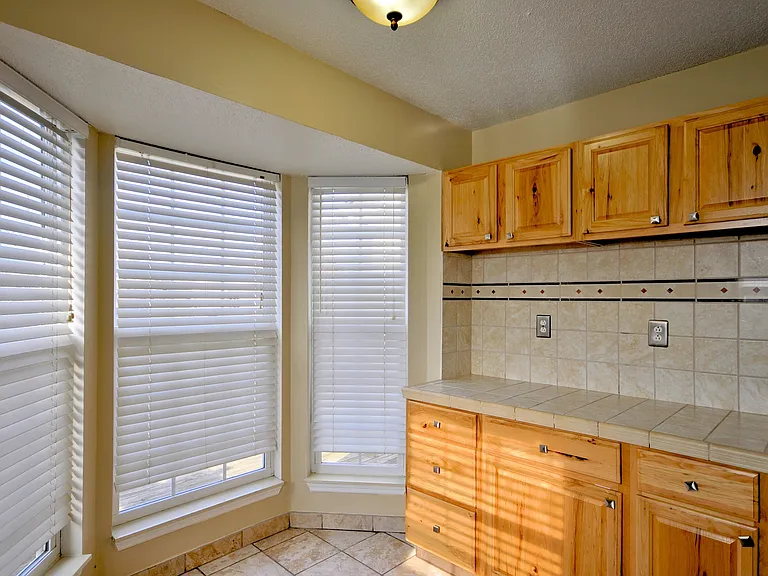 1942 Timberline Way — Photo 12