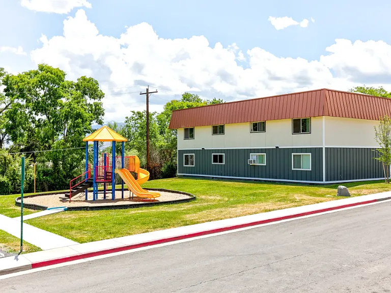 Sunset Ridge Apartments — Photo 4