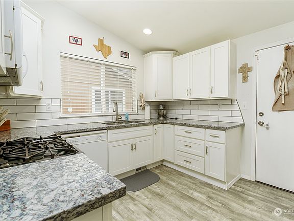 3rd image of 1202 184th Street Ct E