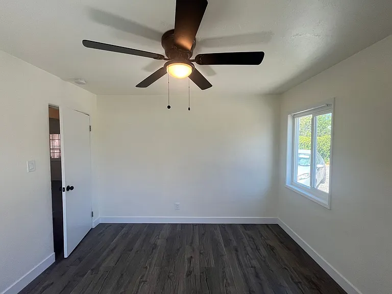 406 Niles Ave — Photo 15