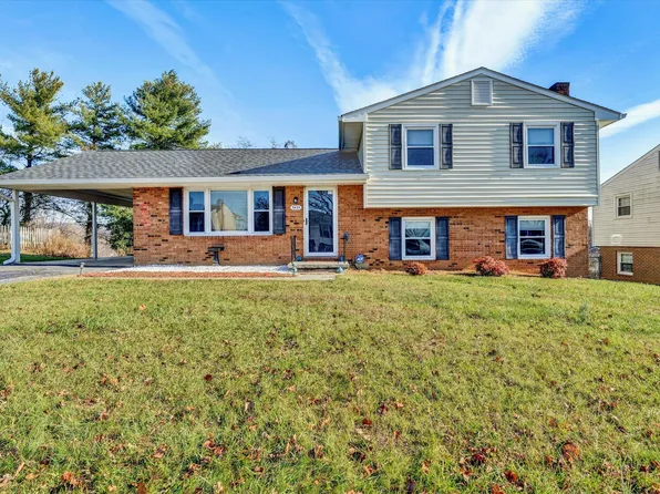 5435 N Lake Dr, Roanoke, VA 24019
