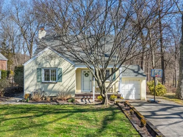 29 Andrew Ave, Oakland Boro, NJ 07436