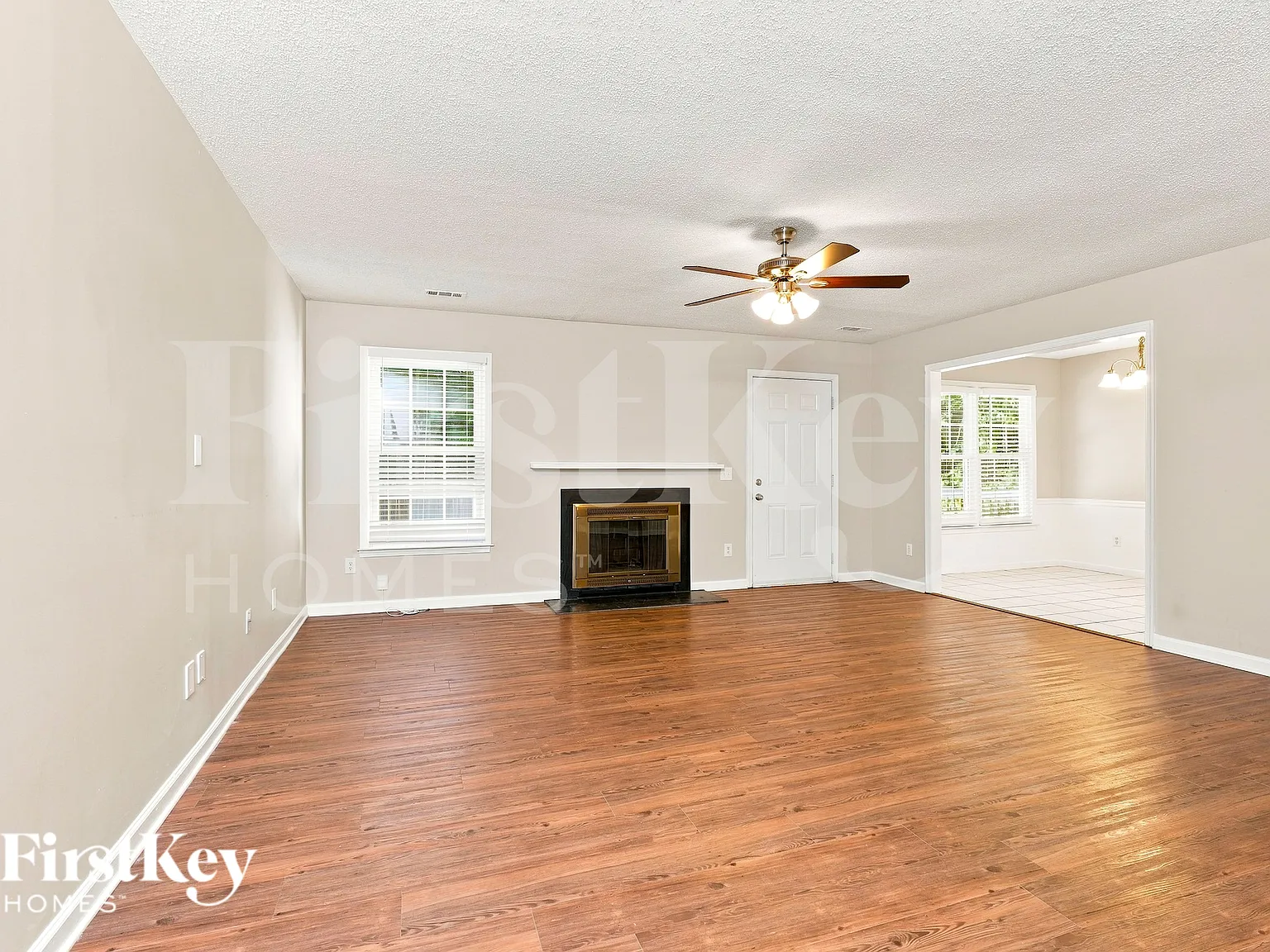 3 bed, 2.0 bath, 1440 sqft, $1,730 — Photo 3