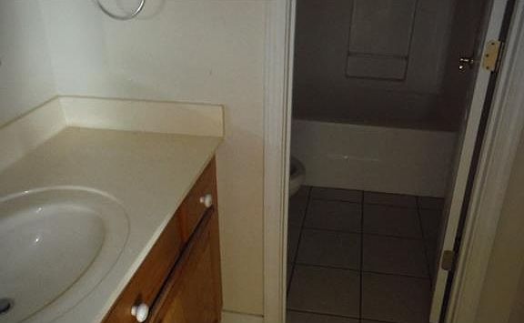 3rd image of 2657 Long Branch Dr