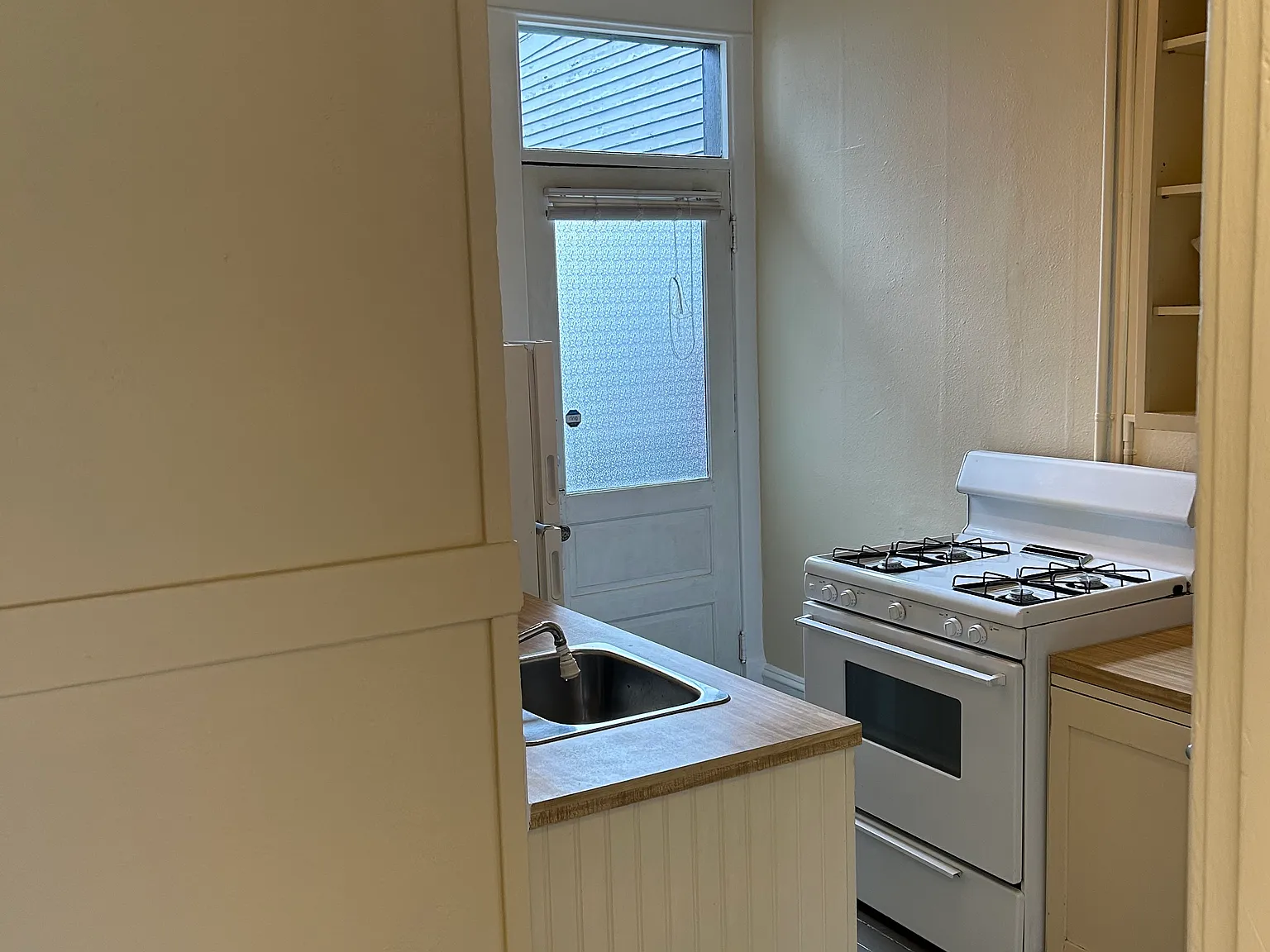 2 bed, 850 sqft, $1,695 — Photo 3