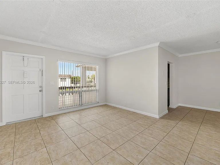 5420 Hollywood Blvd #202 — Photo 7