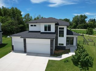 5820 Allerton Dr, Ames, IA 50014