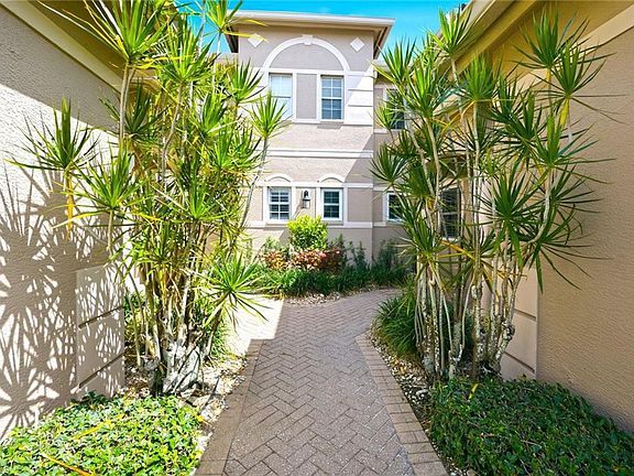 3rd image of 729 Regency Reserve CIR #5501