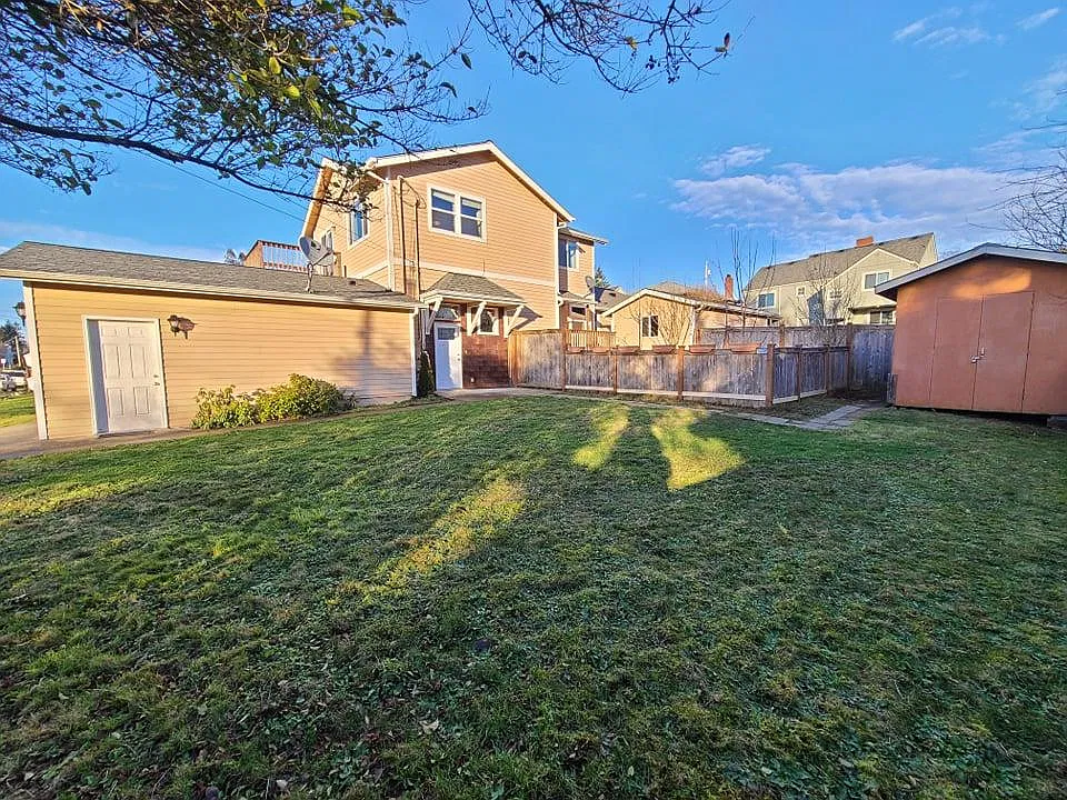 3 bed, 1224 sqft, $2,700 — Photo 1