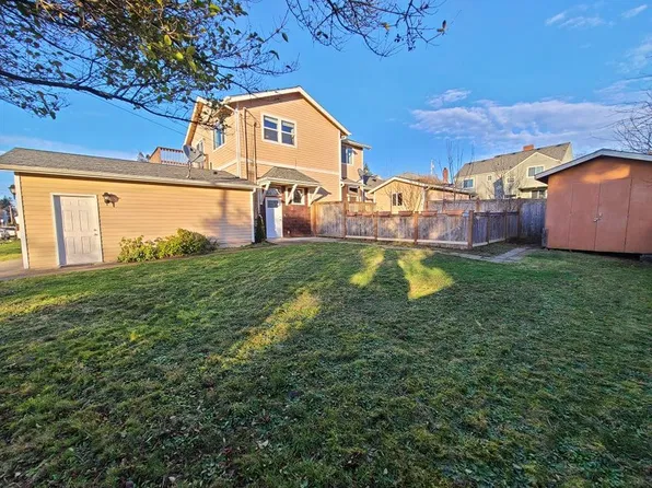 924 N Montgomery Ave, Bremerton, WA 98312