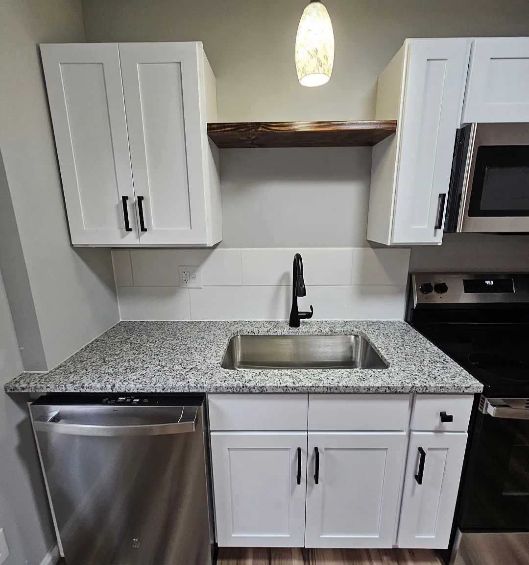 Studio, $749 — Photo 4
