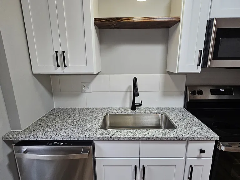 5 Park Ln #1 — Photo 4