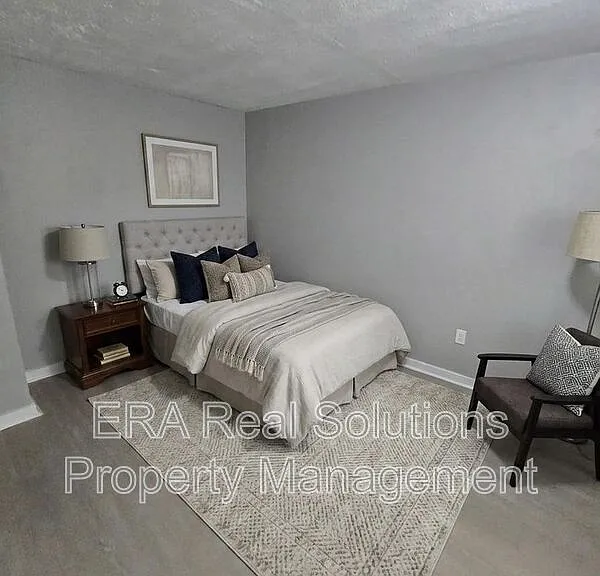 2590 Parkwood Ave #2590 — Photo 6
