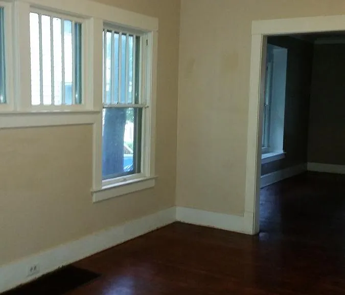 1210 Logan St SE — Photo 2