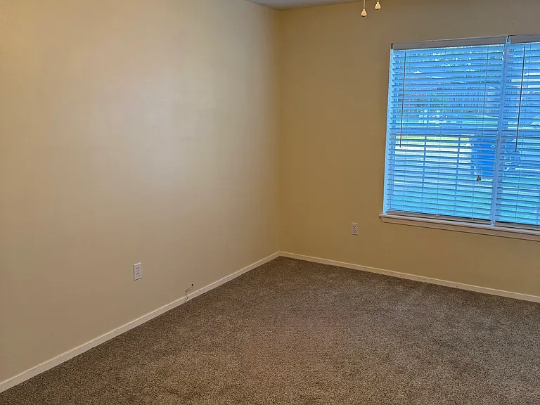 222 Willowbrook Ln — Photo 16