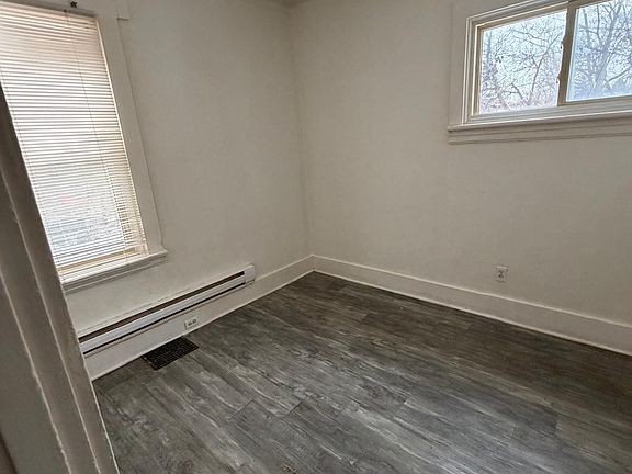 3rd image of 258 Hamilton Rd #2