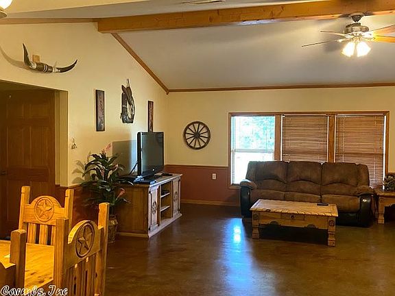 3rd image of 1752 County Road 2225