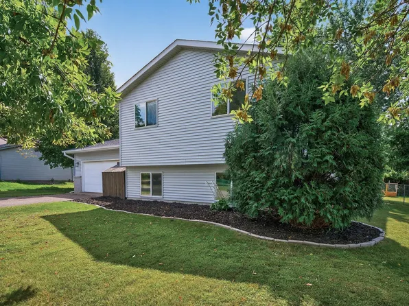 9050 Oriole Ln, Monticello, MN 55362