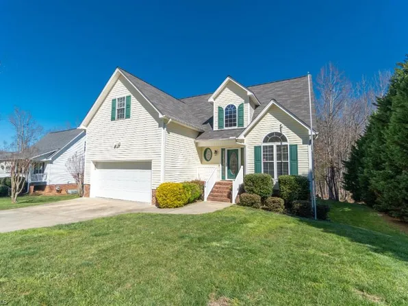 975 Winterside Ln, Winston Salem, NC 27107