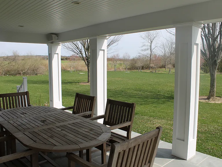 31 Newberry Ln — Photo 16