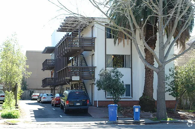1922 Virginia St #8