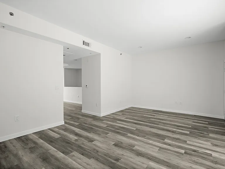 5521 Kester Ave #23 — Photo 8