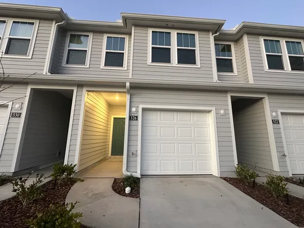 526 Holly Lakes Dr, Orange Park, FL 32073