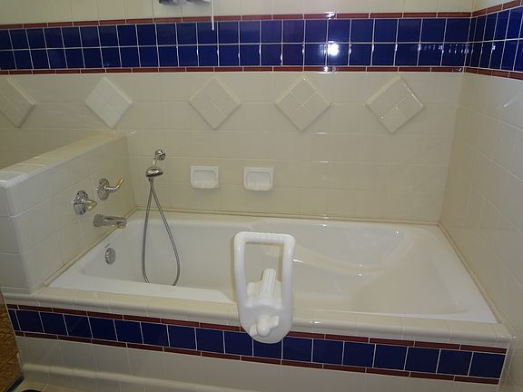 Ultra 6ft deep tub!
