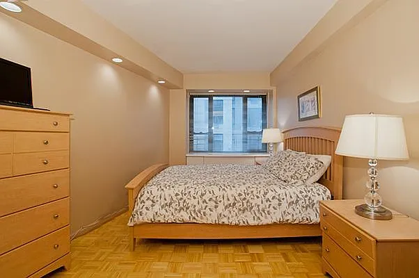 Sold by BSD Realty Worldwide Inc | media 6