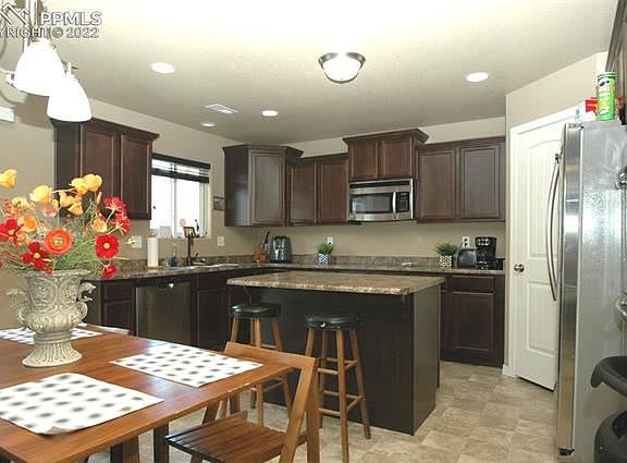 4th image of 9534 Desert Lily Cir