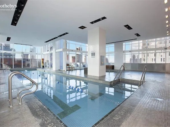 350 West 42nd Street image 16 of 19