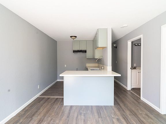 4th image of 2429 J St #6