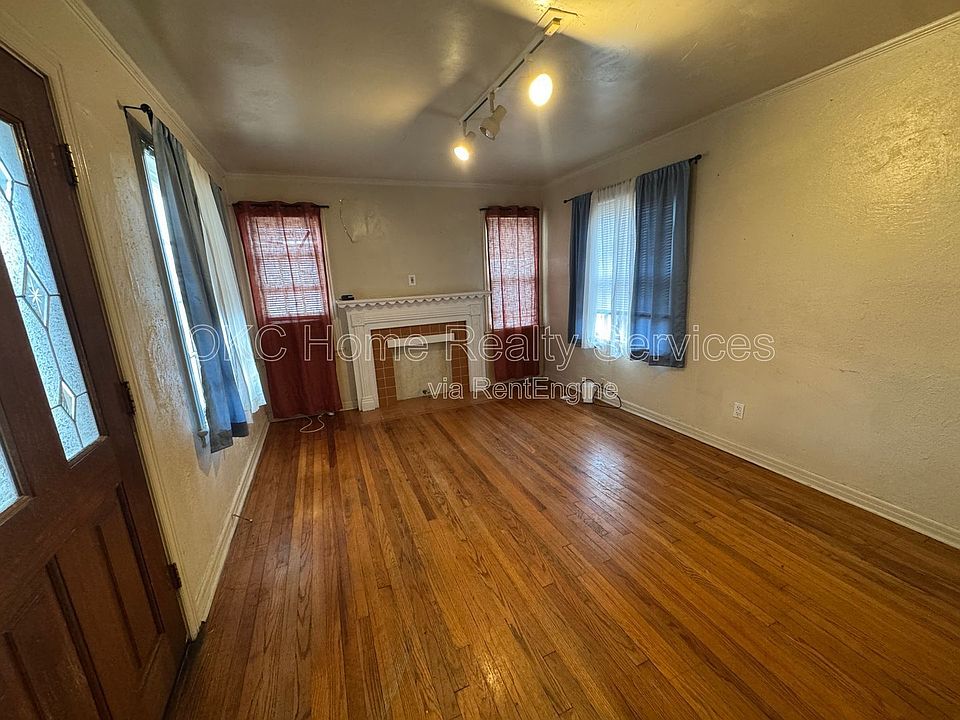 1st image of 2713 Normandy St