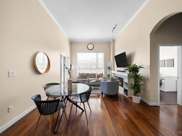2628 Maple St #415, Pt Coquitlam, BC V3C 0E2